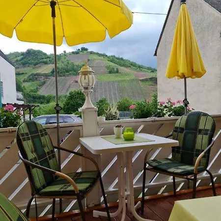 Gaestehaus Zum Weinberg Otel *