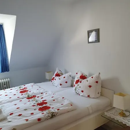 Gaestehaus Zum Weinberg Otel *