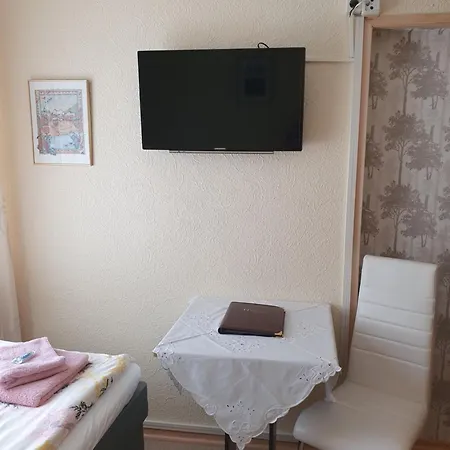 Otel Gaestehaus Zum Weinberg