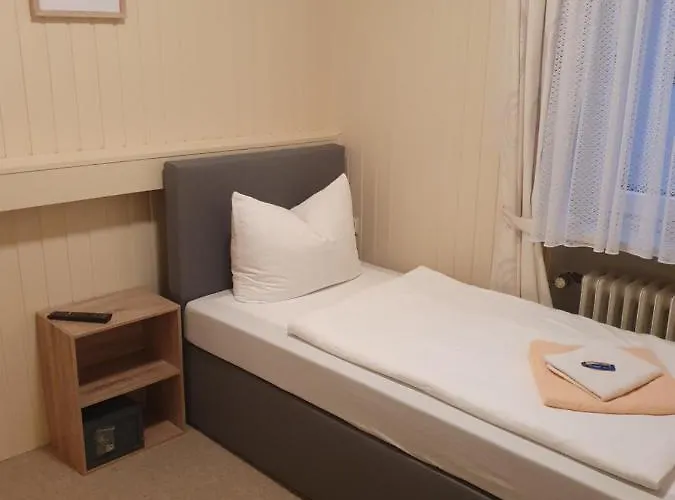 Hotel Gaestehaus Zum Weinberg