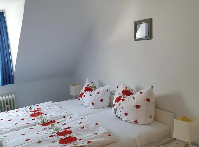 Gaestehaus Zum Weinberg Hotel *