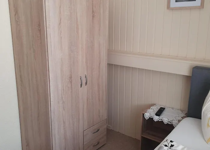 Hotel Gaestehaus Zum Weinberg