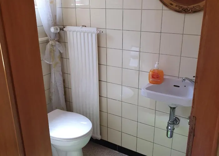 Gaestehaus Zum Weinberg Hotel