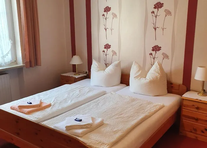 Hotel Gaestehaus Zum Weinberg *